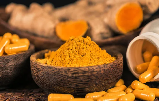 A Chemical Structure of Turmeric (95% Curcumin)