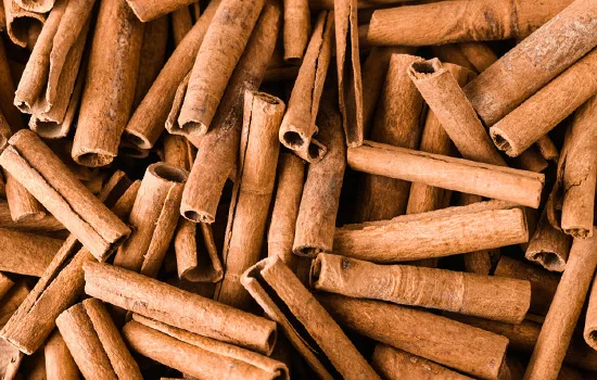A Chemical Structure of Cinnamon Bark Powder