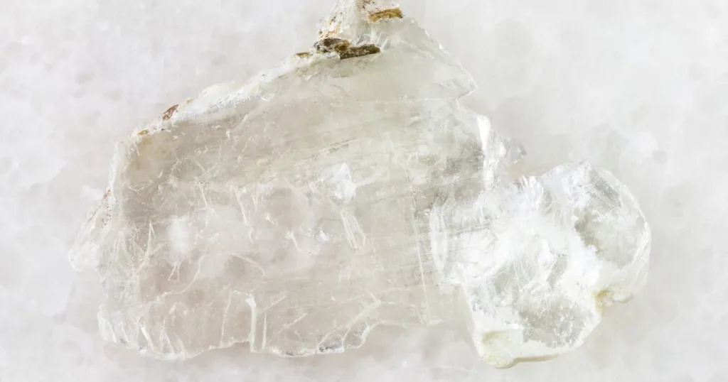 A closeup shot of the mineral brucite, which Magnesium Hydroxide comes from.